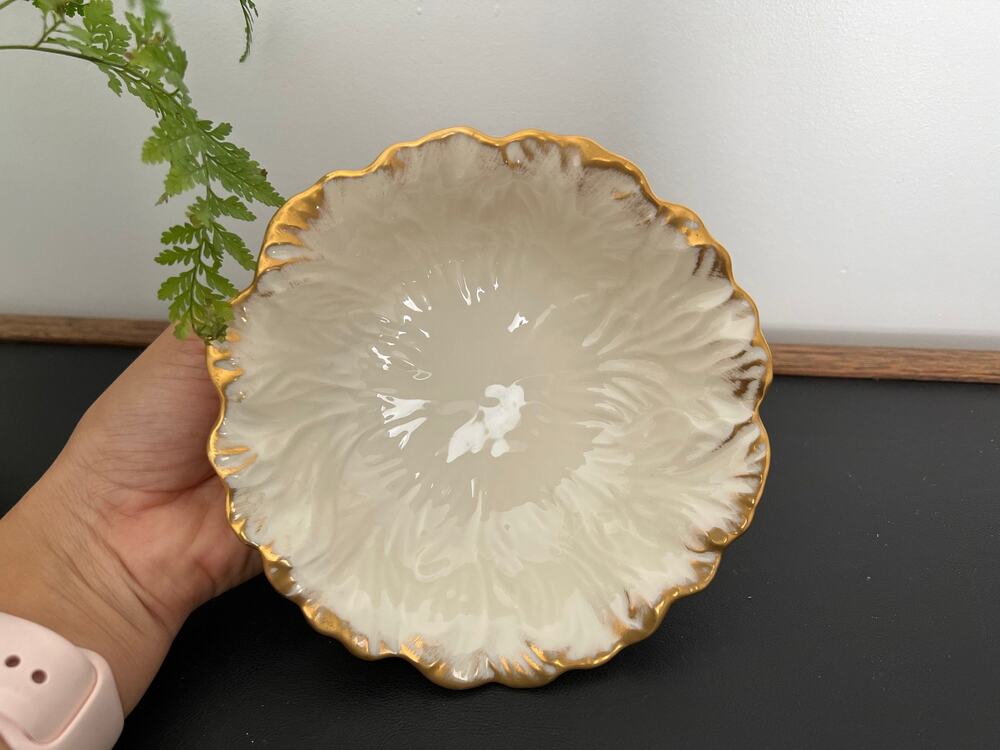 LENOX: Vintage Round Small Dish with Gold Detailing, Flower Petal Design